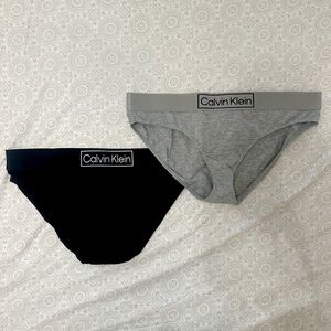 Bundle of 2 never worn Calvin Klein women's hipster panties